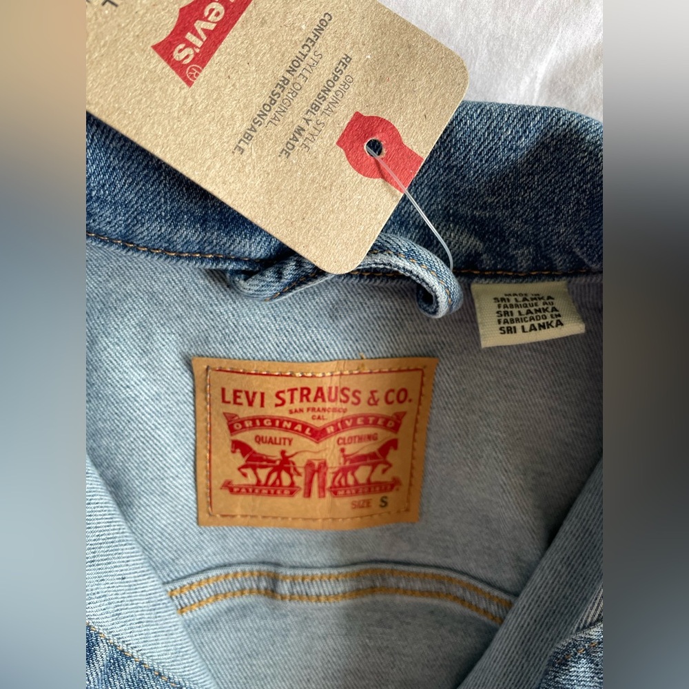 ⭐️Host Pick⭐️ NWT Levi's Light Blue Denim Trucker Jacket women’s small - Picture 8 of 14